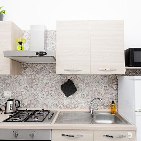 Vivimihome - Crespi House A 3 Minuti Dalla Metro Milan Bagian luar foto